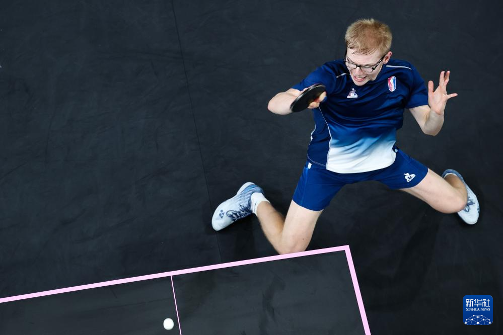 他以稳健的 他以稳健的